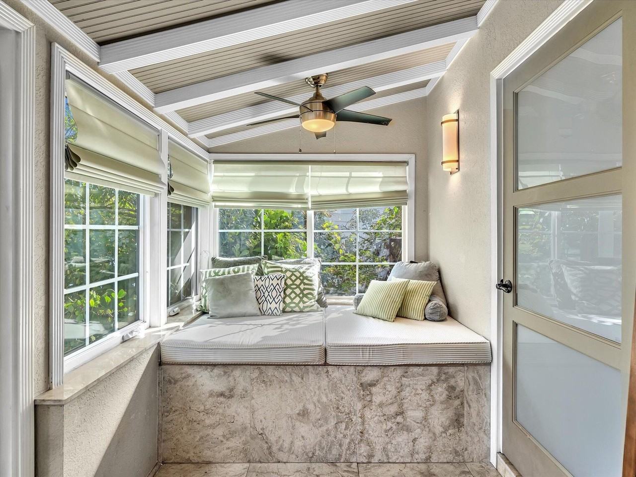 436 38th St - Photo 3 of 50