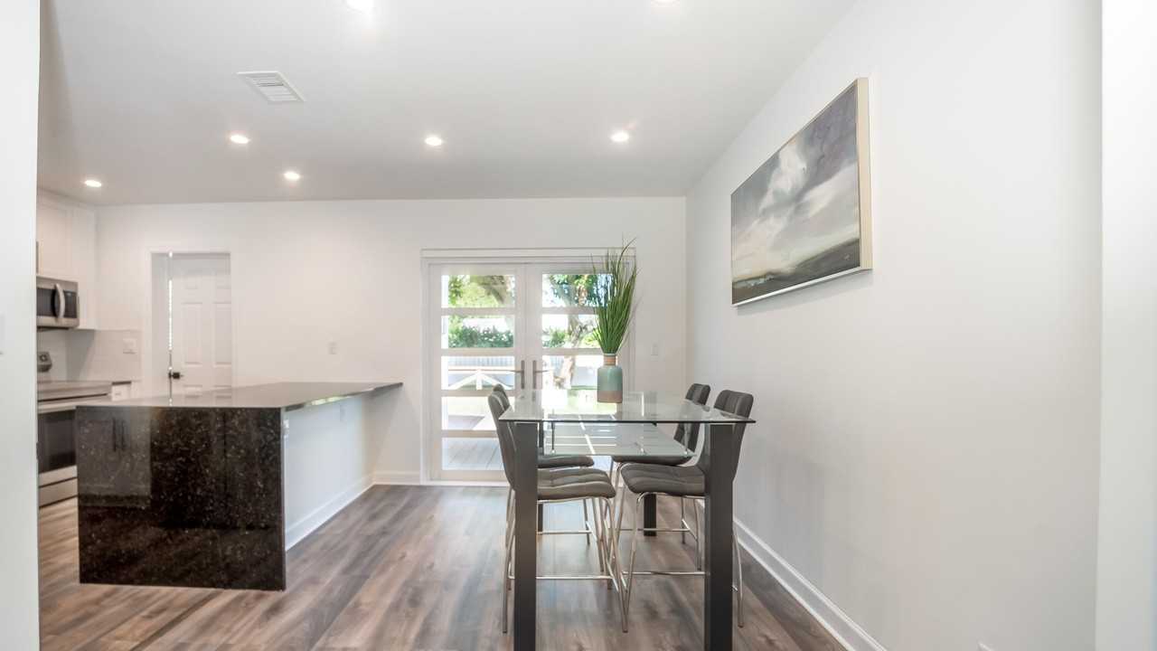 121 George Bush Blvd - Photo 4 of 14