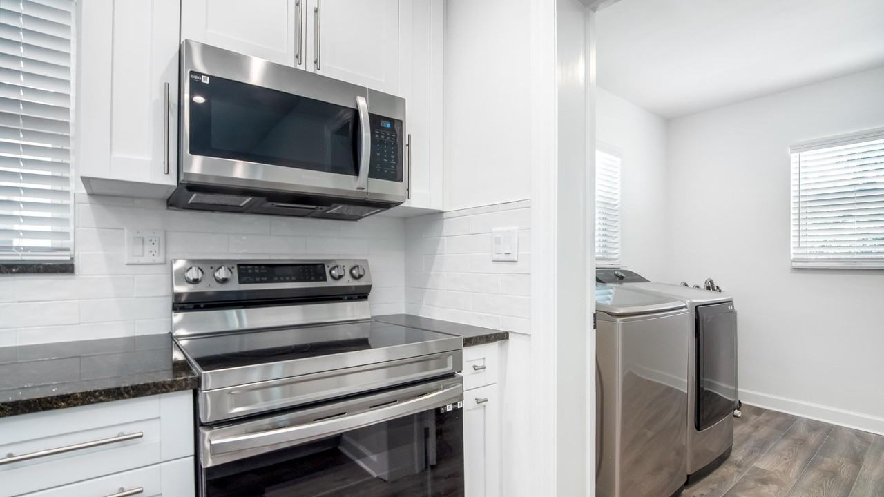 121 George Bush Blvd - Photo 6 of 14