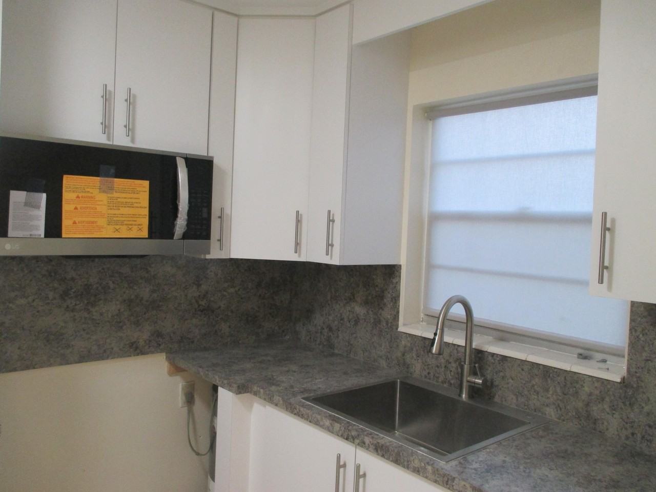 31 Canterbury B - Photo 3 of 29