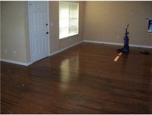 1050 Sw Fenway Rd - Photo 5 of 11