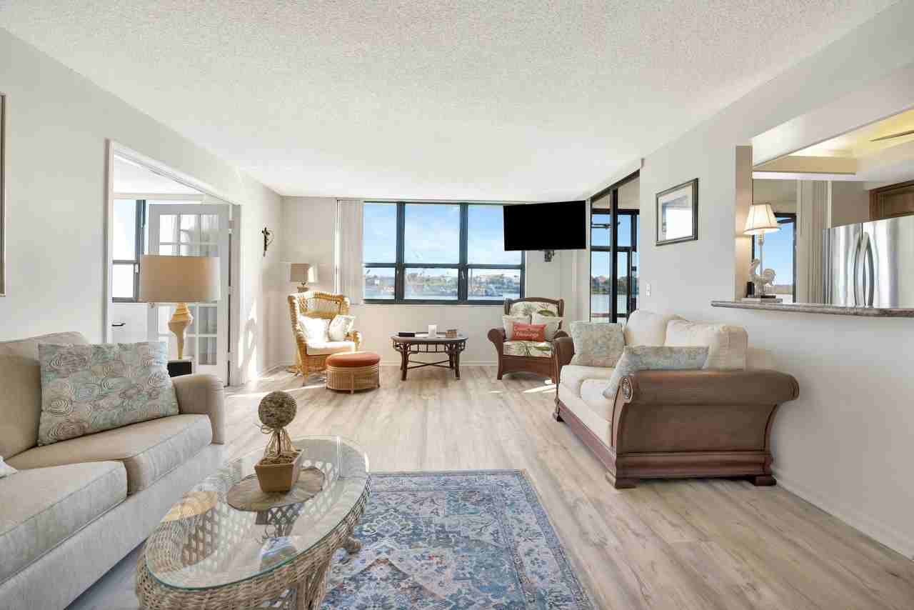 1542 Jupiter Cove Drive #104 - Photo 6 of 50