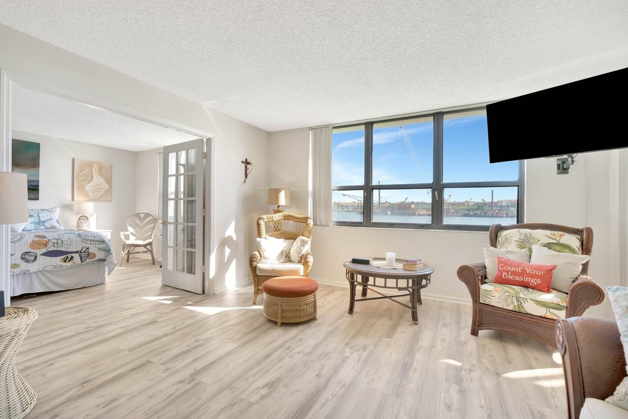 1542 Jupiter Cove Drive #104 - Photo 7 of 50