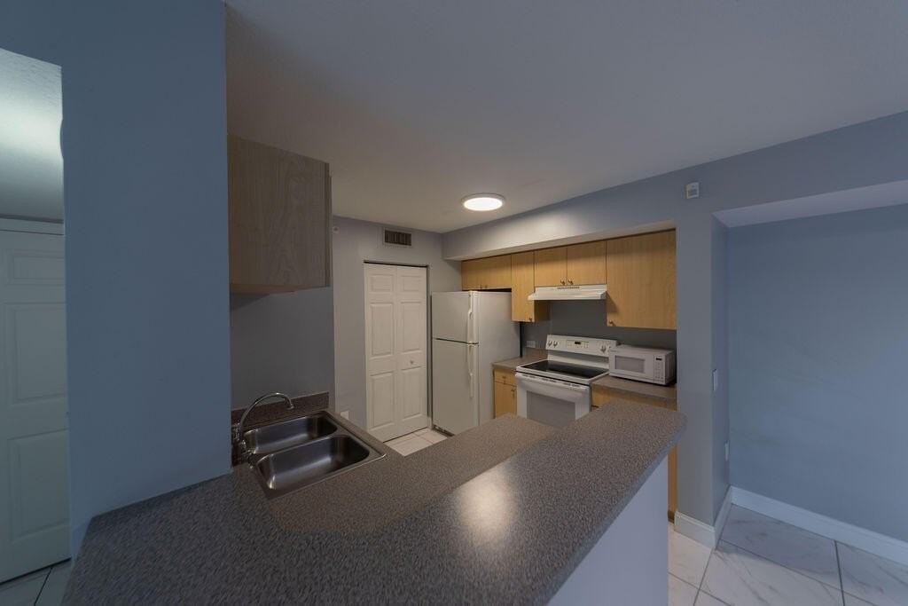 505 Villa Cir - Photo 2 of 25