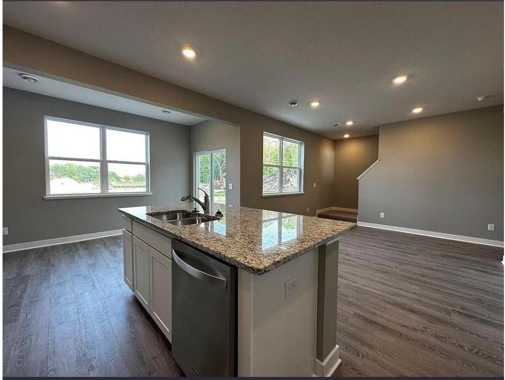 12669 Erskin St Ne - Photo 4 of 13