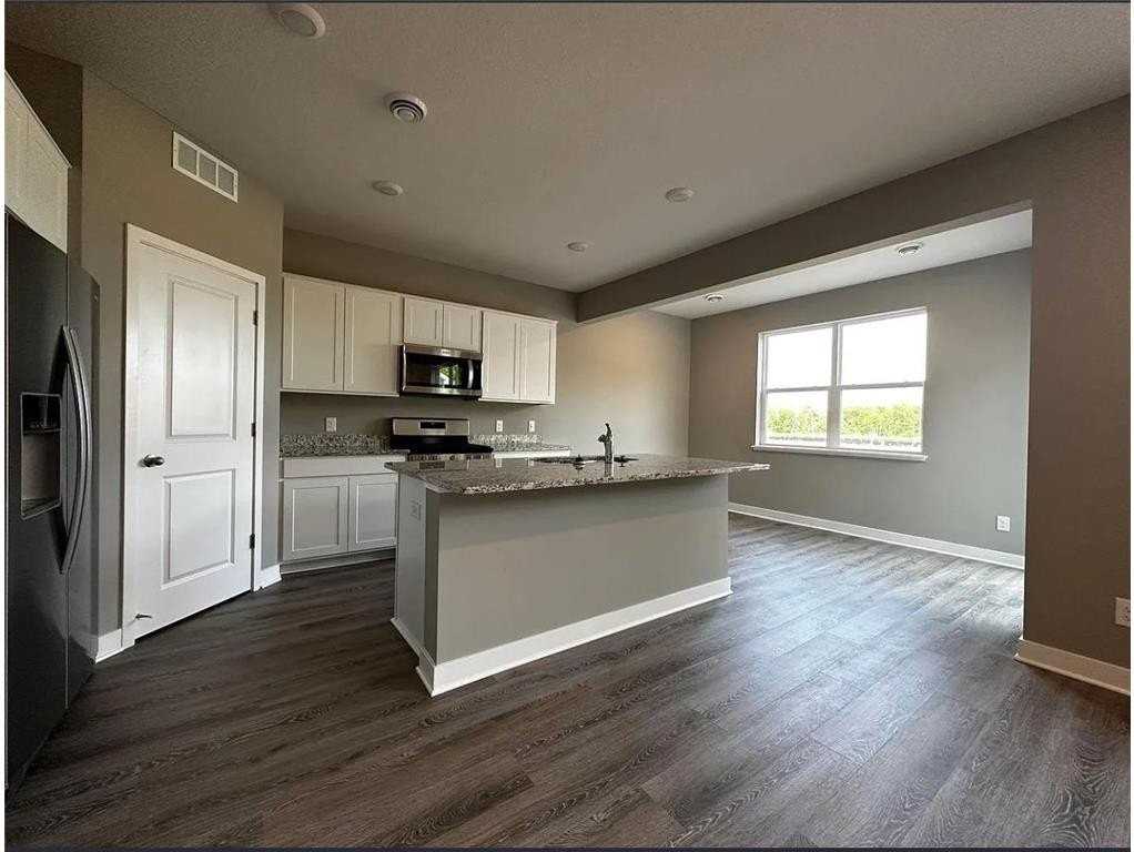 12669 Erskin St Ne - Photo 5 of 13