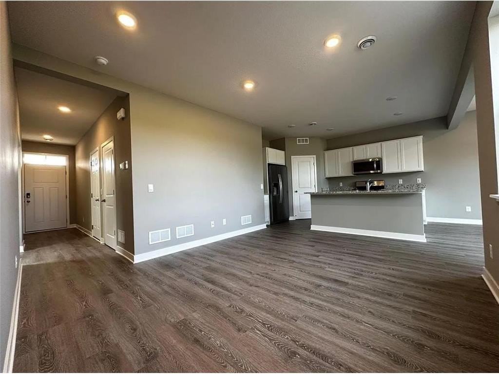 12669 Erskin St Ne - Photo 6 of 13