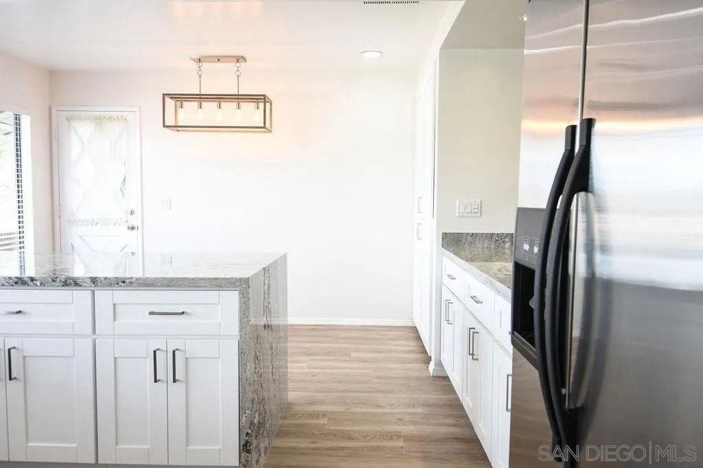 5105 Fontaine St - Photo 7 of 30
