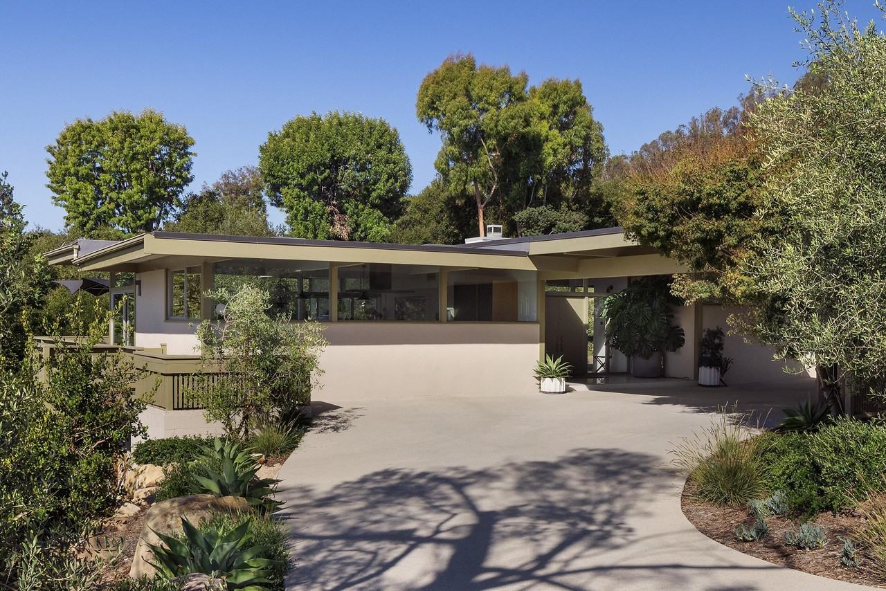 820 Summit Road - Photo 3 of 30