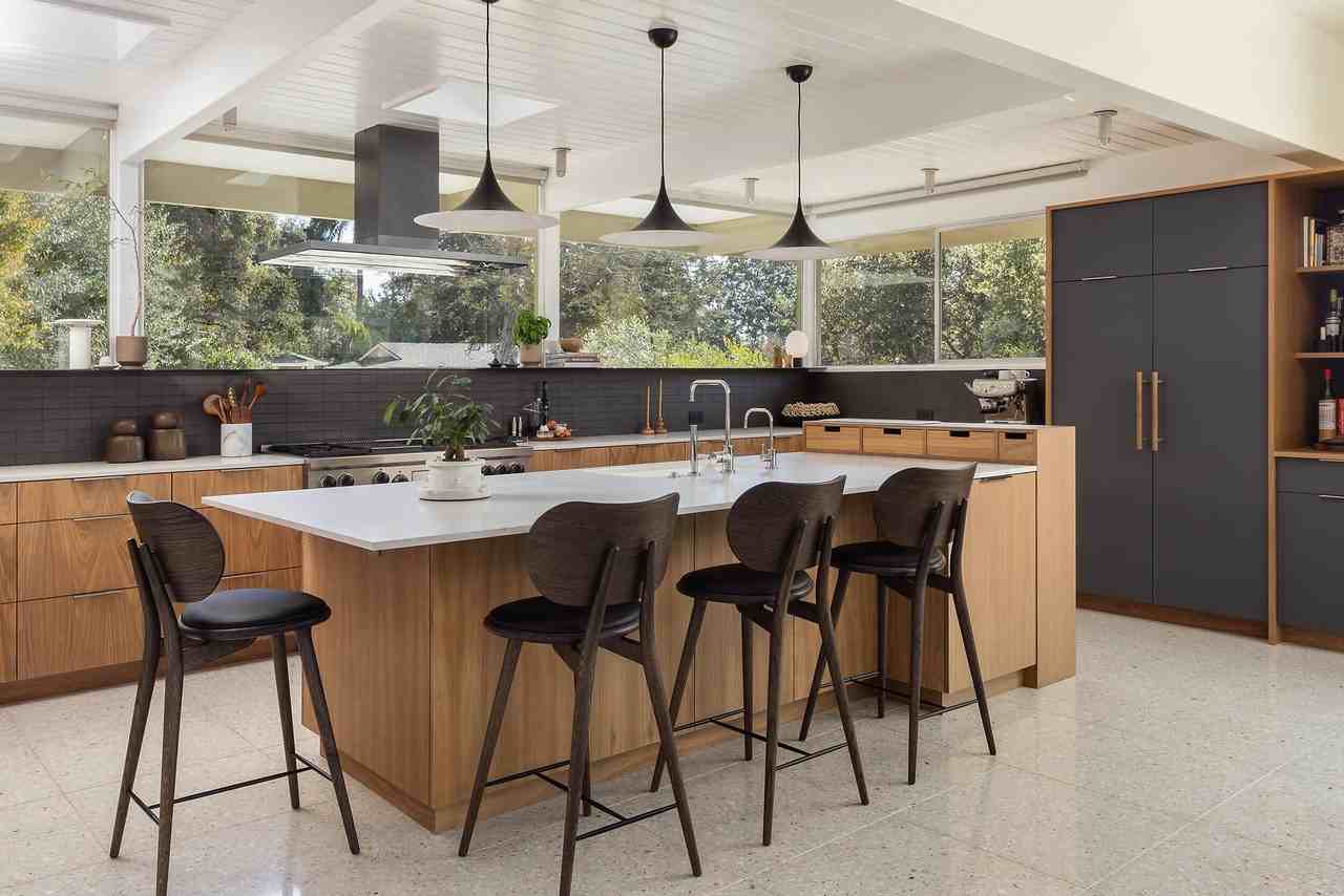 820 Summit Road - Photo 7 of 30