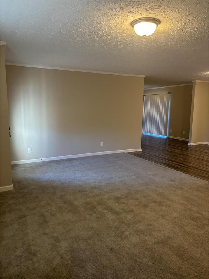 205 Joy Road - Photo 7 of 50