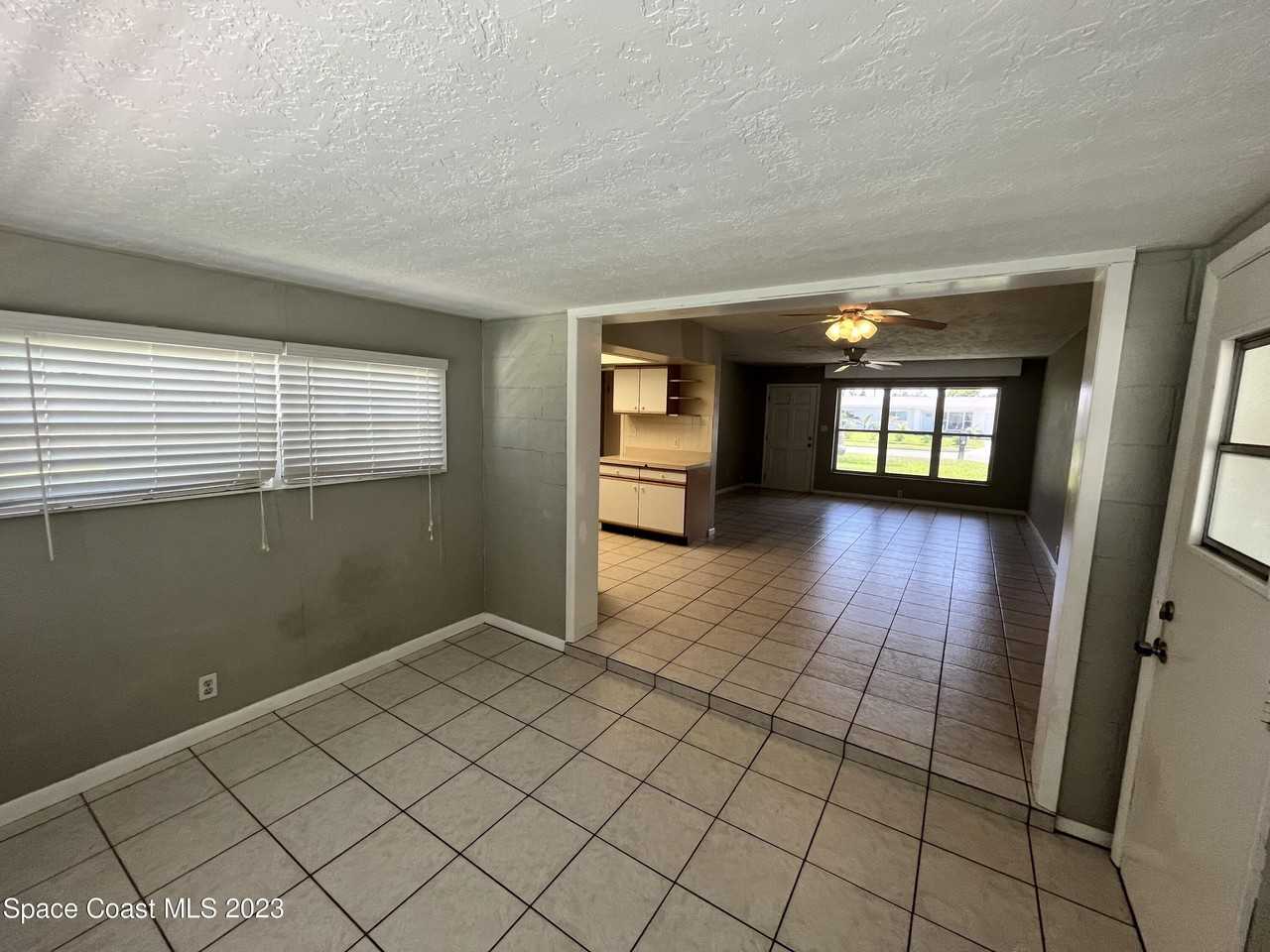 109 Berkeley Street - Photo 4 of 17