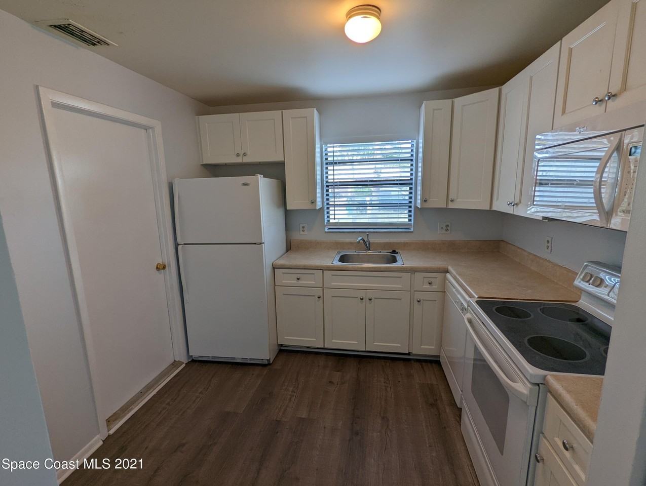 1681 Owl Ln - Photo 2 of 14