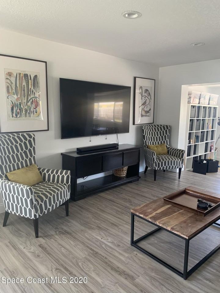 120 Maple Dr - Photo 2 of 13