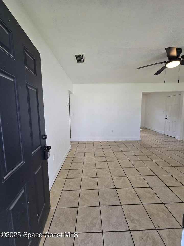 513 North Georgia Avenue - Photo 4 of 20