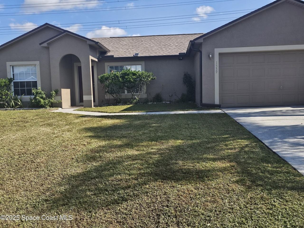 1539 Glencove Ave Nw - Photo 2 of 17