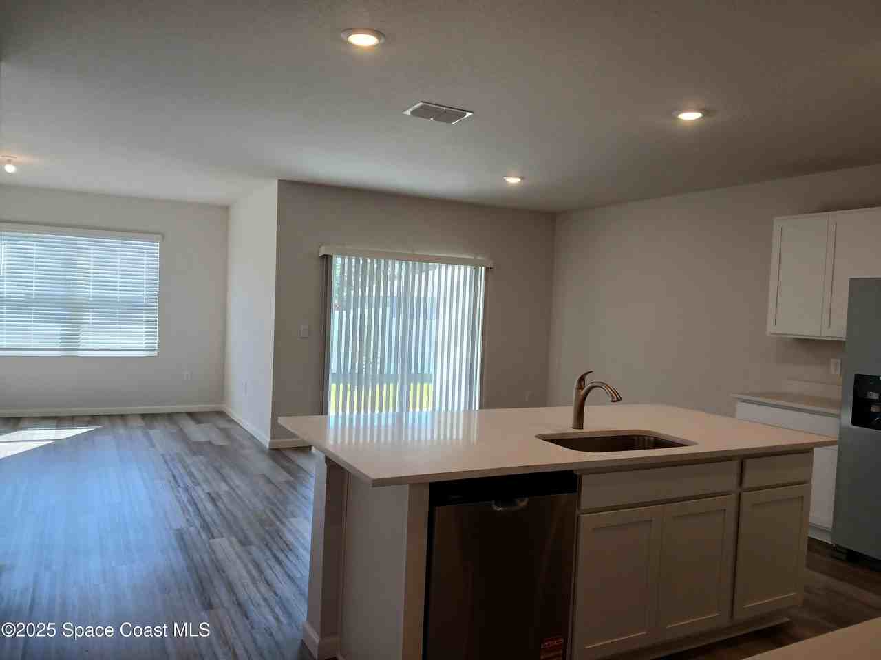 1560 Gardenton St Nw - Photo 3 of 11