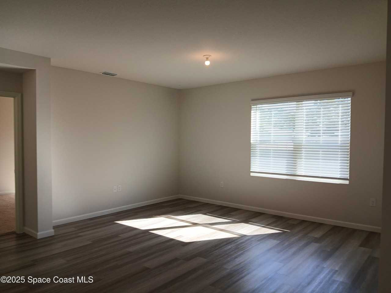 1560 Gardenton St Nw - Photo 4 of 11