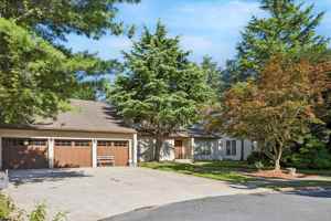 featured image of 2 Woodstock Drive