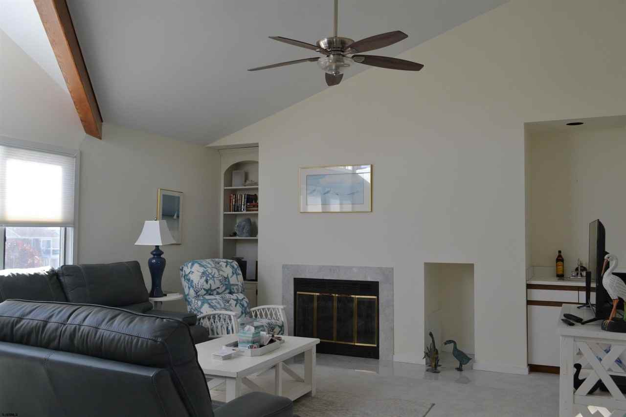 533 Lagoon Blvd - Photo 4 of 20