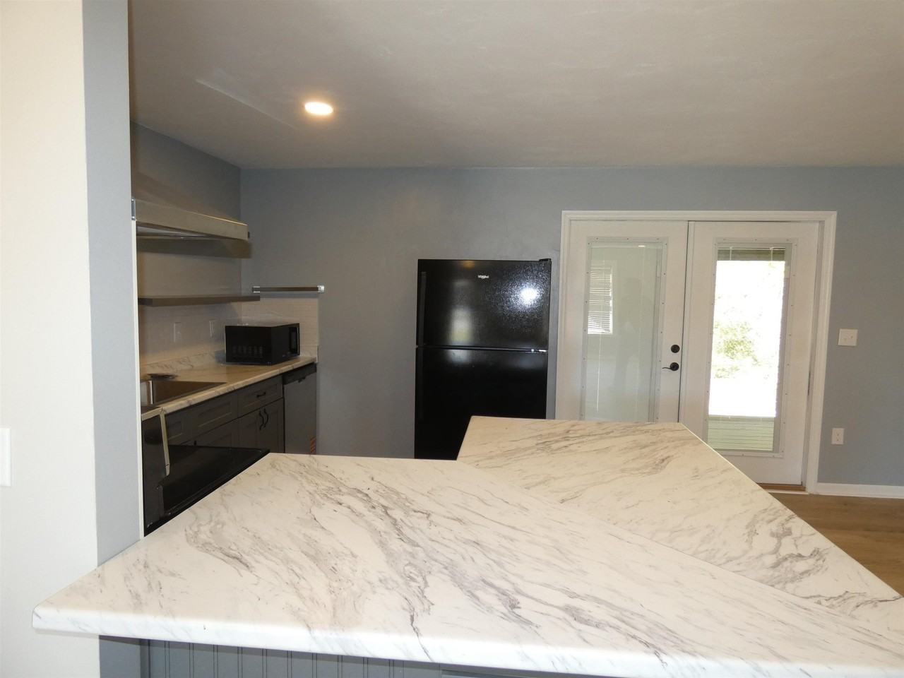 1405 S Jefferson St - Photo 4 of 11