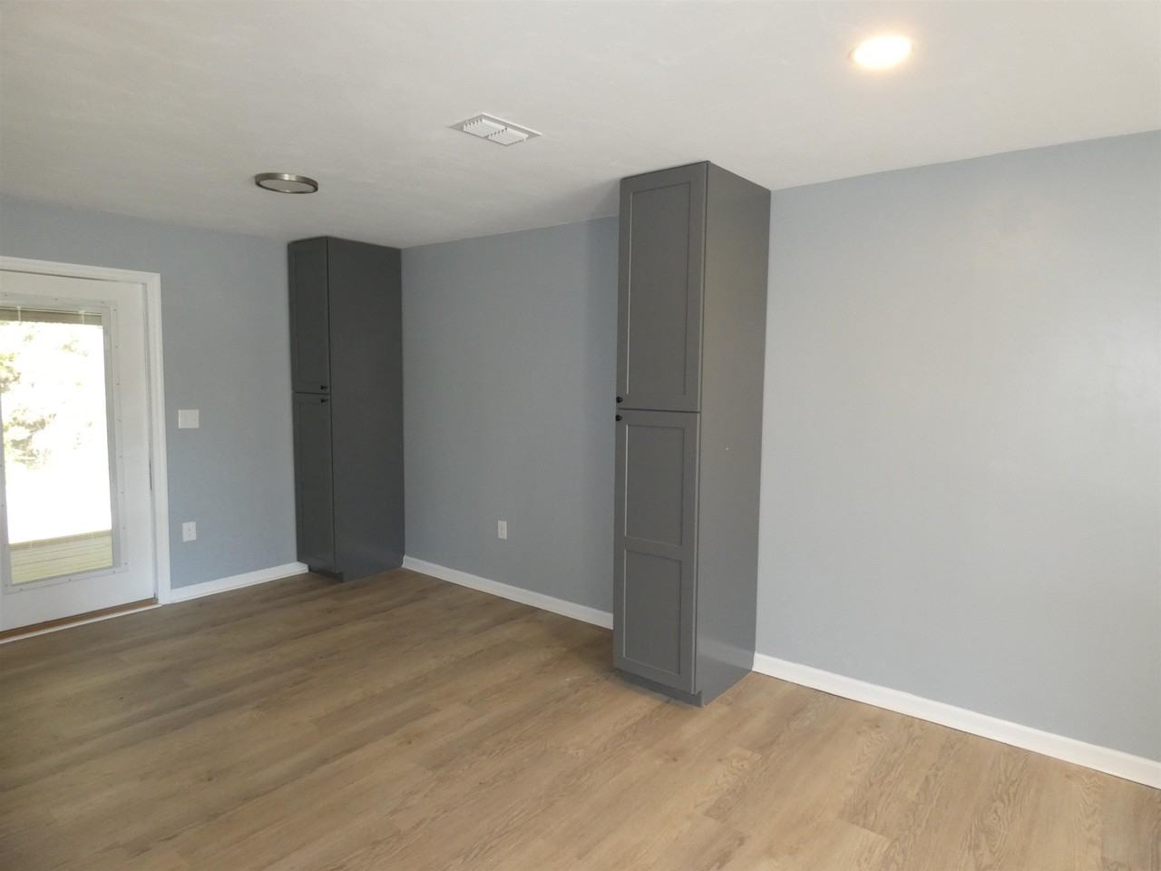 1405 S Jefferson St - Photo 5 of 11