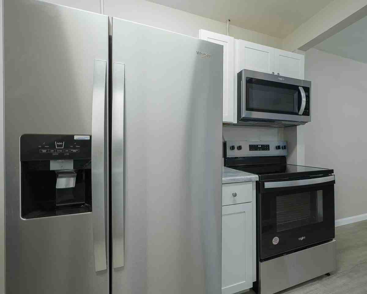 1103 California St - Photo 2 of 8