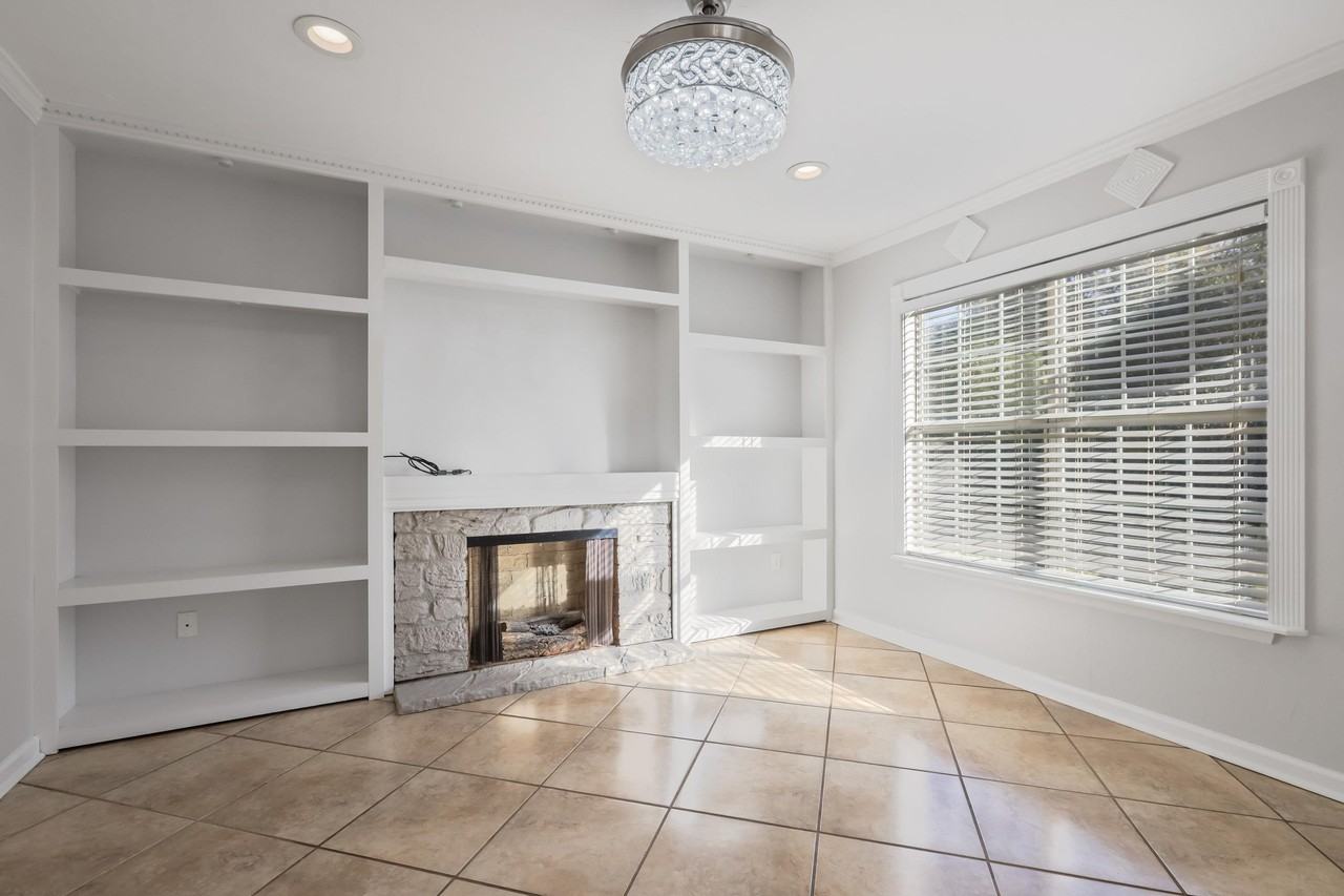 2788 Oak Park Ct - Photo 6 of 41