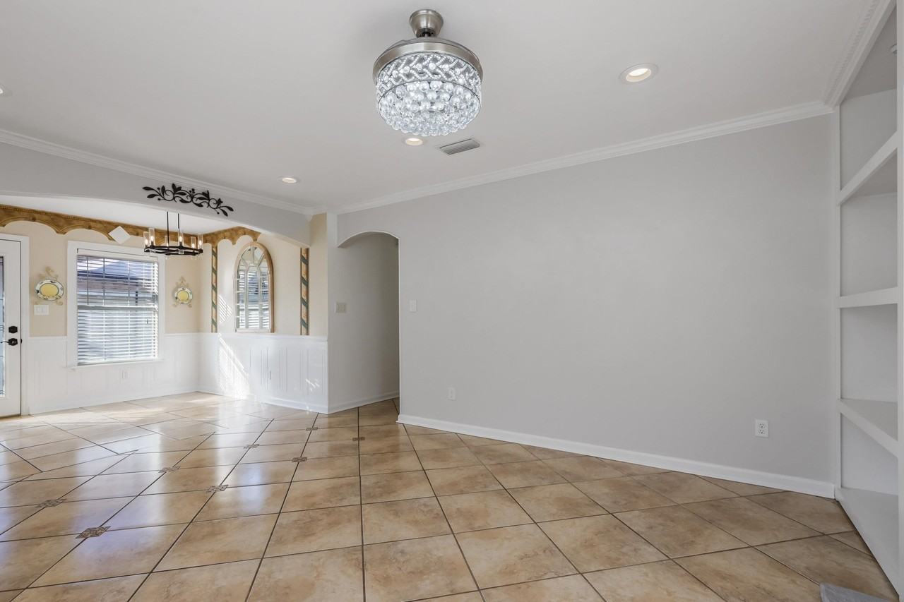 2788 Oak Park Ct - Photo 7 of 41