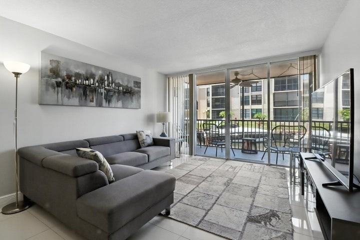 6 Royal Palm Way - Photo 7 of 9