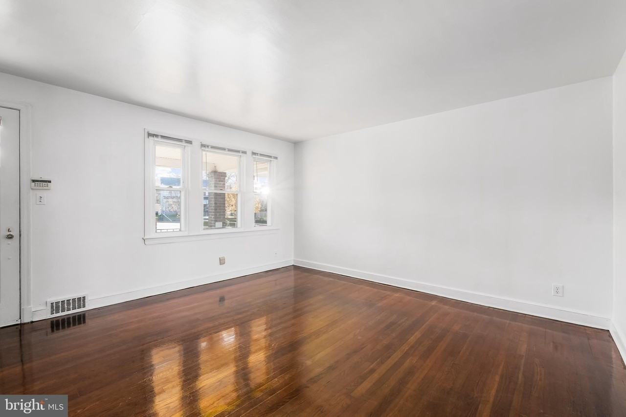 1824 T St Se - Photo 6 of 37