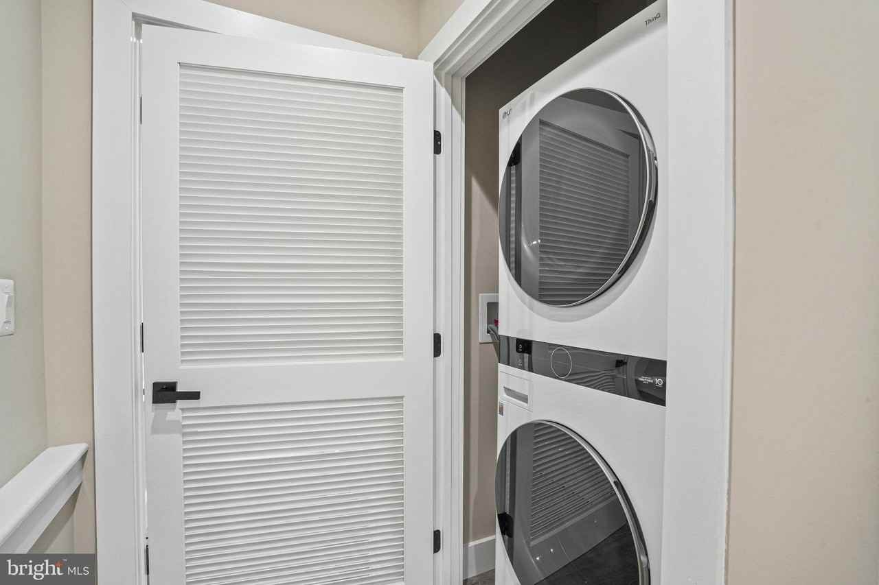 1371 Florida Ave Ne Unit 1 #1 - Photo 6 of 17