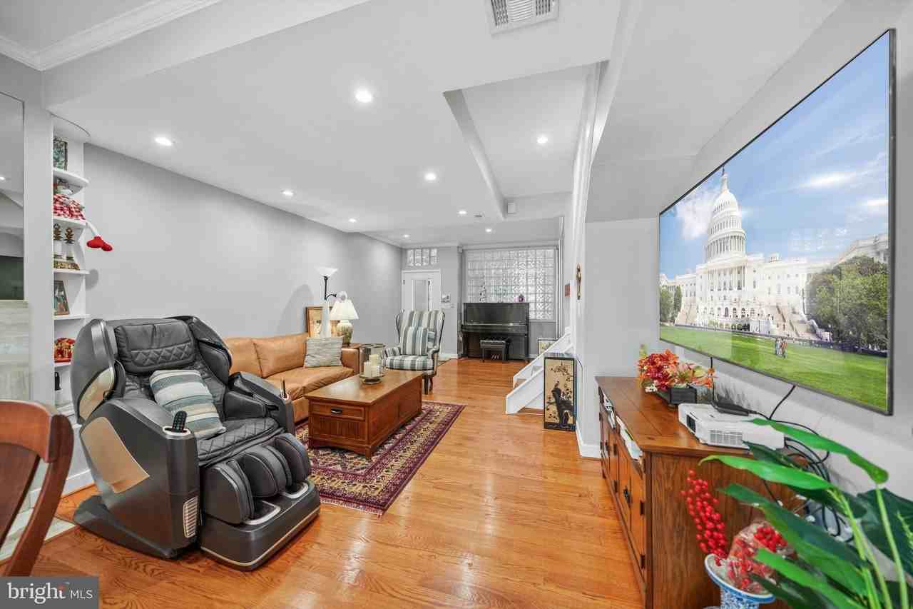 211 F Street Northeast - Photo 6 of 21