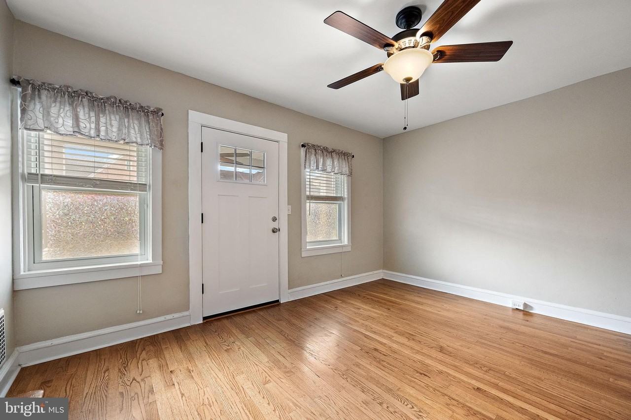 2117 Gilles St - Photo 5 of 20