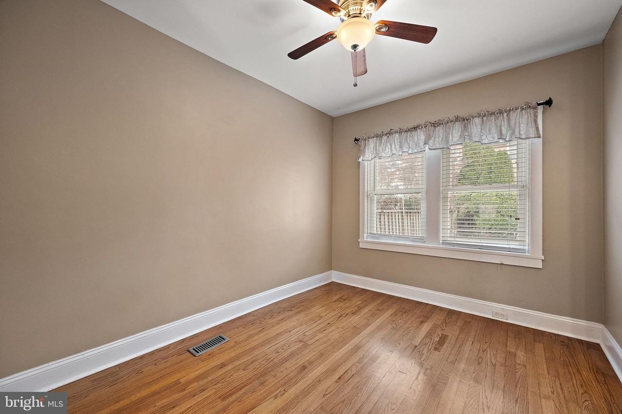 2117 Gilles St - Photo 7 of 20