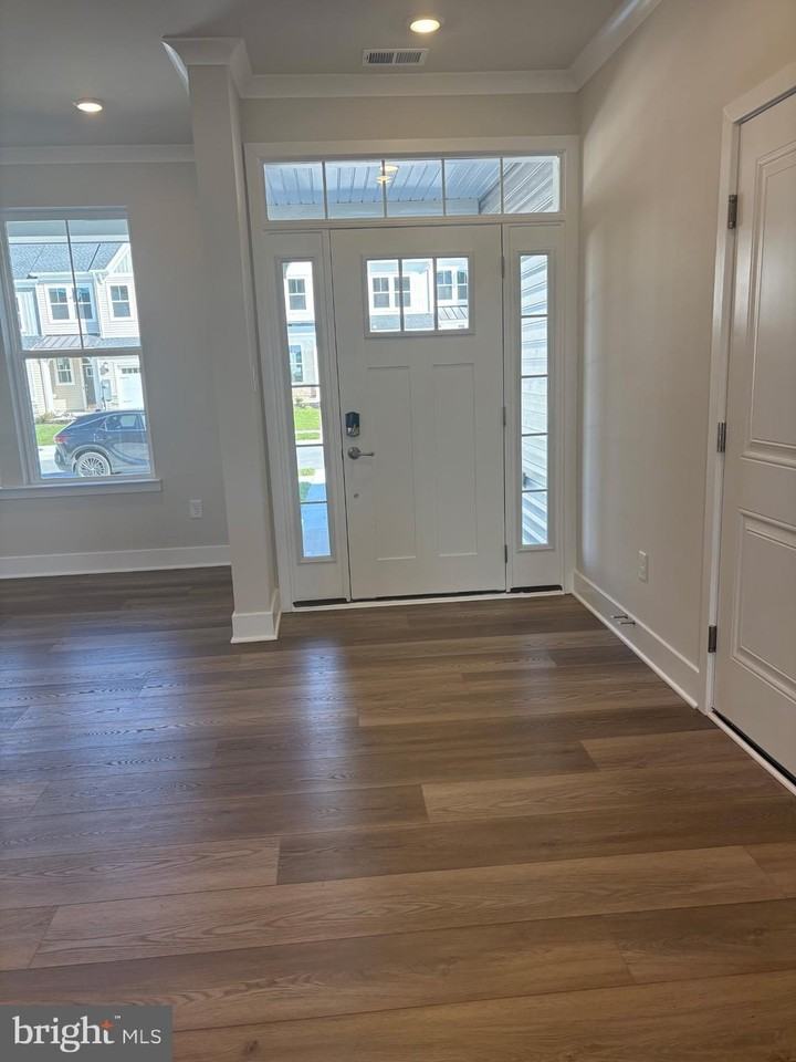 29253 Oxford Drive - Photo 3 of 10