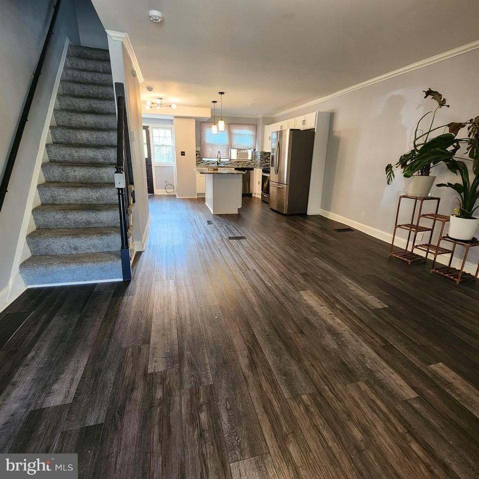 327 Grove Park Rd - Photo 2 of 20