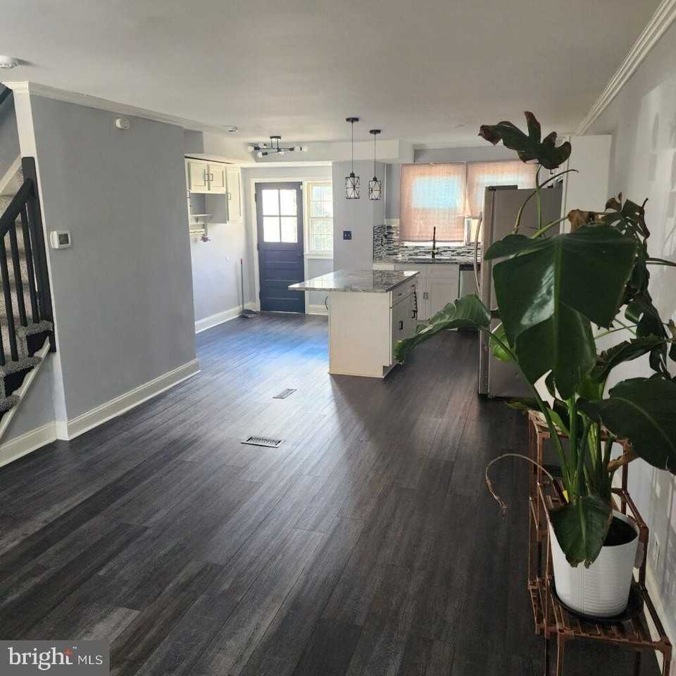 327 Grove Park Rd - Photo 4 of 20