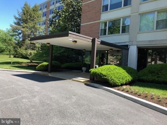 4401 Roland Avenue #402