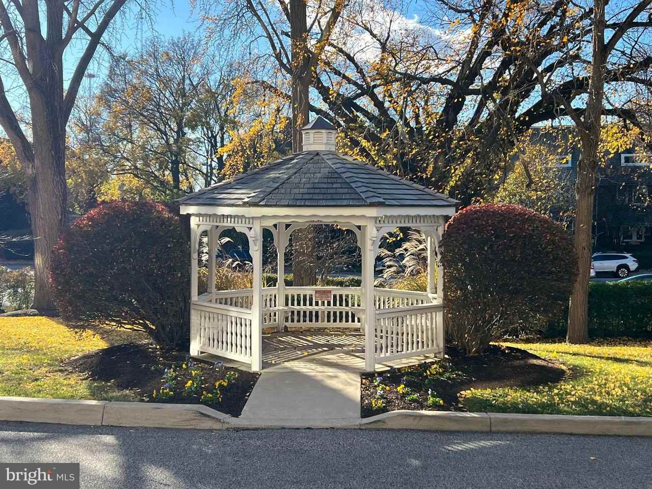 4401 Roland Ave Unit 402 #402 - Photo 2 of 43