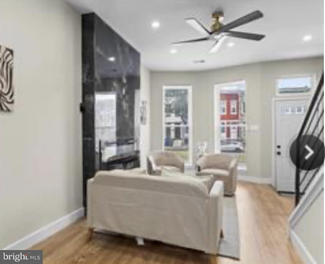 2022 North Fulton Avenue - Photo 4 of 11