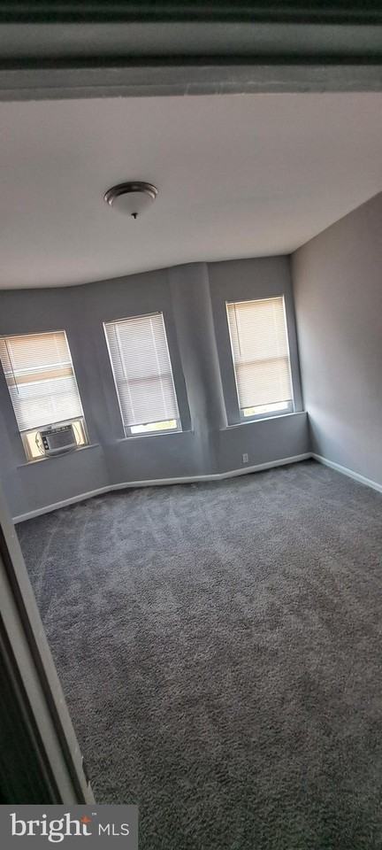 2427 East Federal Street - Photo 4 of 10