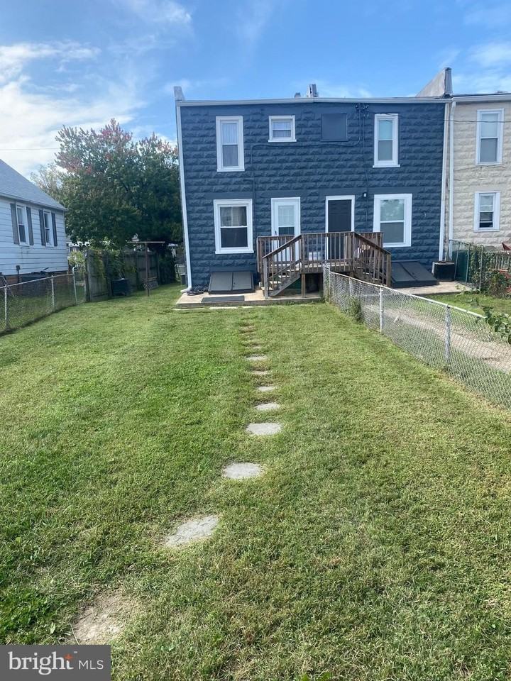 2511 Wagner Avenue - Photo 4 of 13