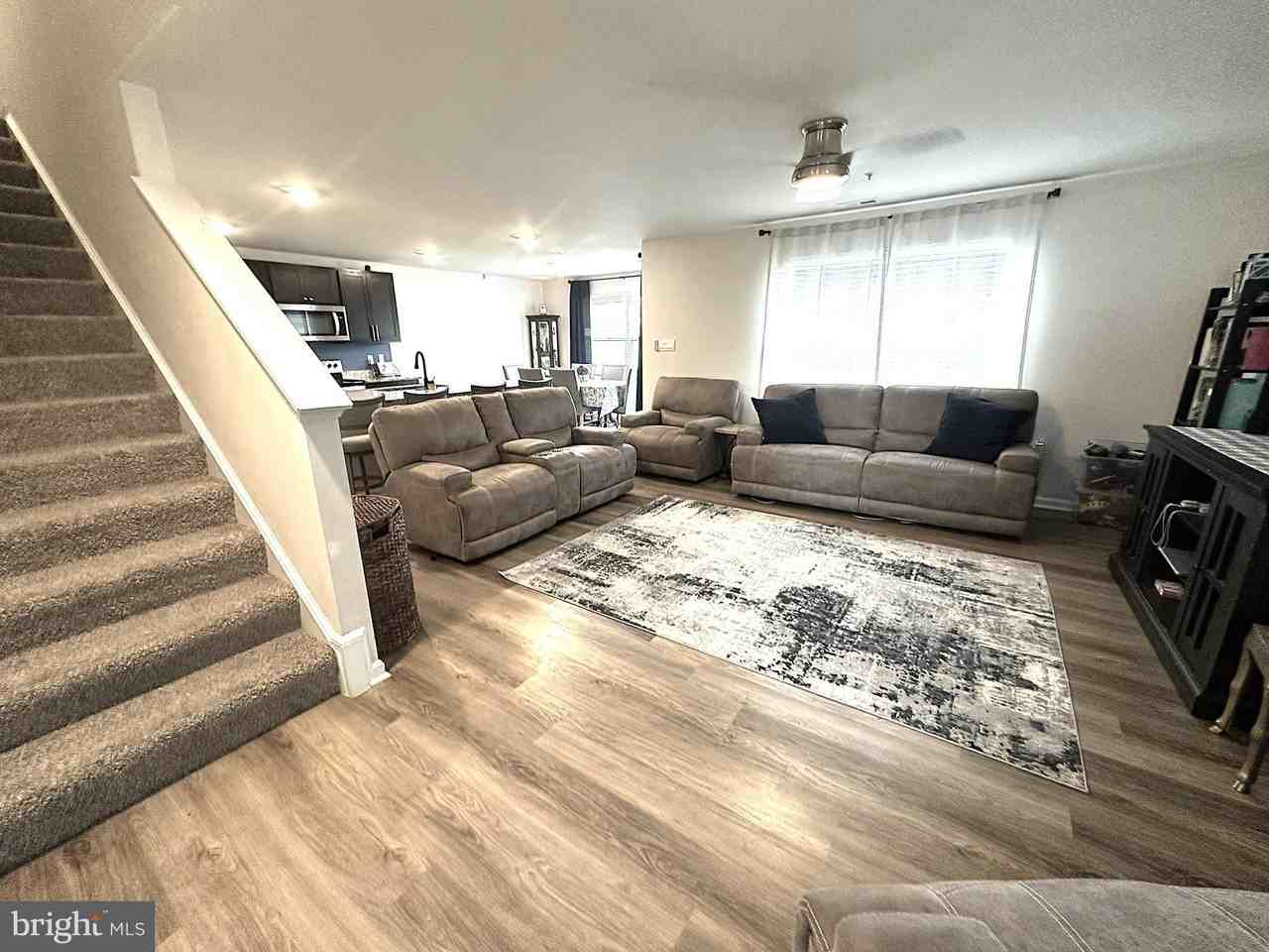 490 Mossy Grove Ln - Photo 3 of 20