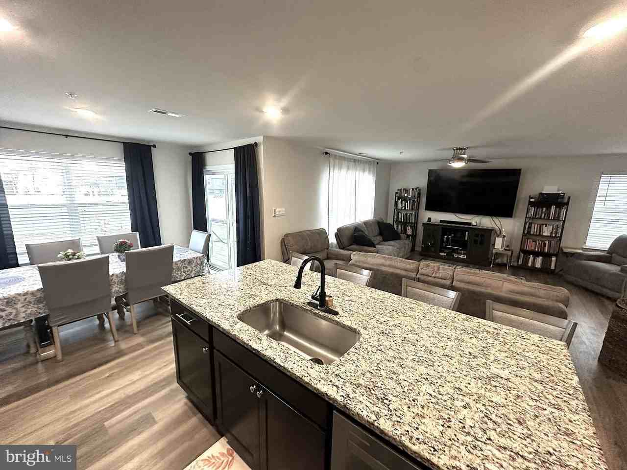 490 Mossy Grove Ln - Photo 7 of 20