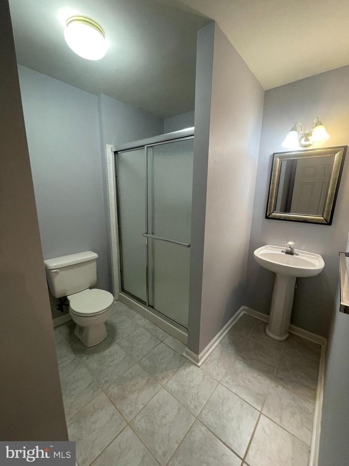 6101 Newport Terrace - Photo 7 of 14