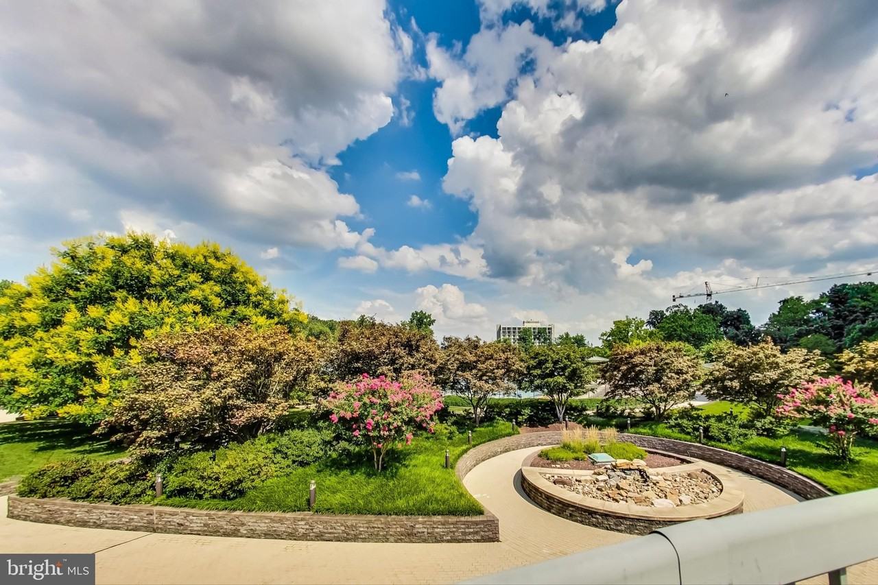 5225 Pooks Hill Rd Apt 1717n #1717N - Photo 7 of 50