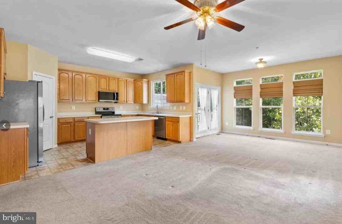 5610 Hartfield Ave - Photo 4 of 11