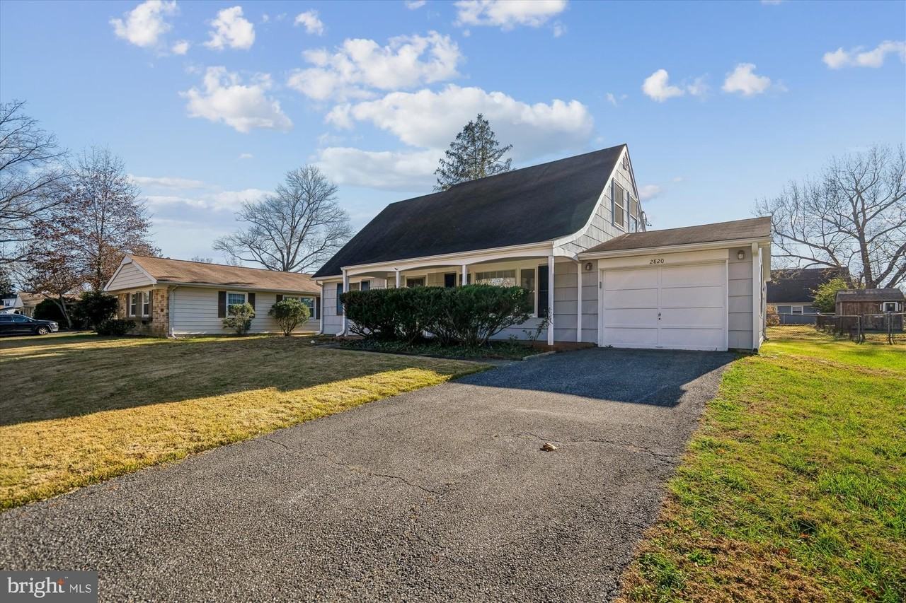 2820 Belair Dr - Photo 2 of 33