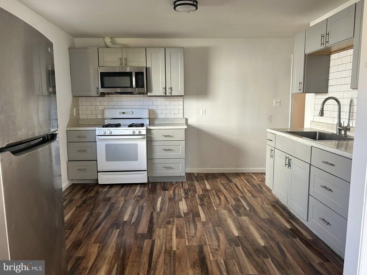 9737 51st Avenue - Photo 4 of 12